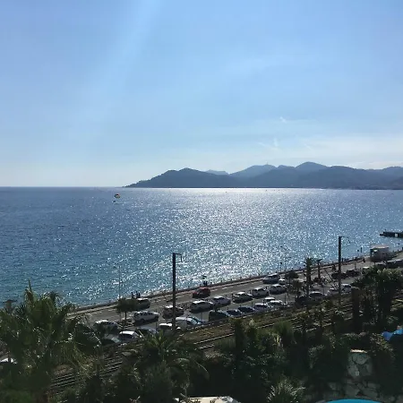 Apartment With Sea View, Aircondition And Parking Cannes
