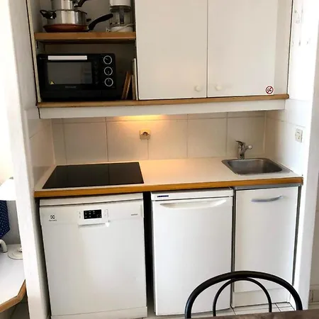 With Sea View, Aircondition And Parking Cannes