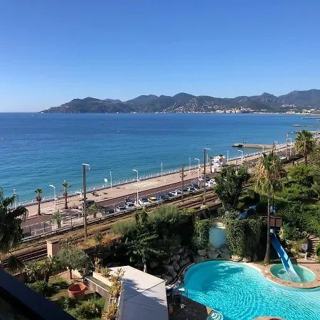With Sea View, Aircondition And Parking * Cannes