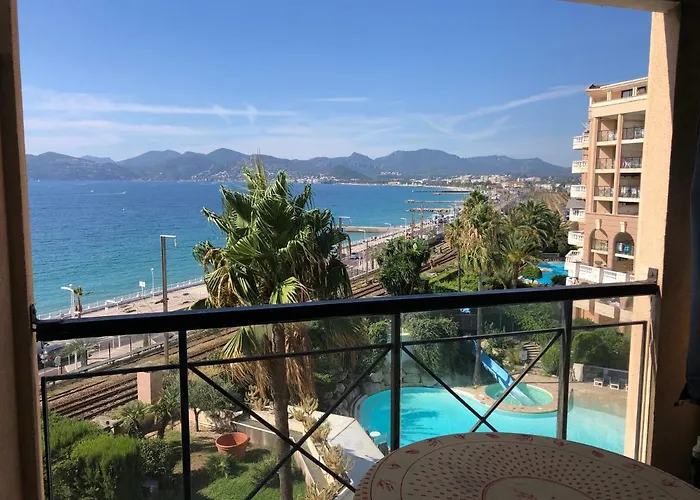 With Sea View, Aircondition And Parking Cannes