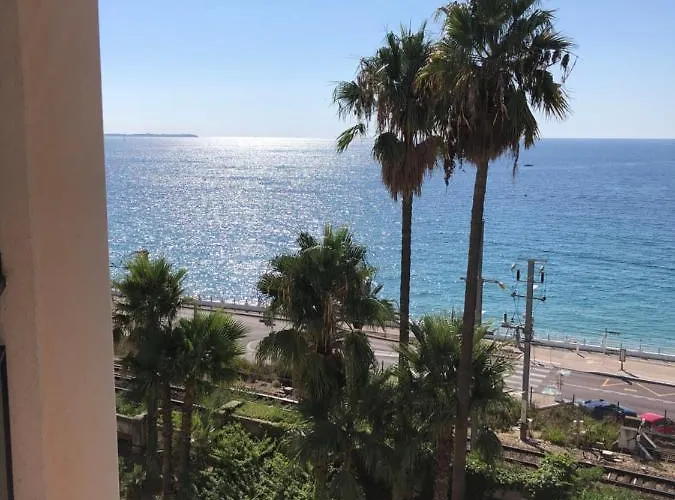 Apartment With Sea View, Aircondition And Parking Cannes