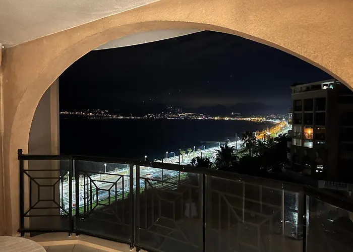 Apartment With Sea View, Aircondition And Parking *