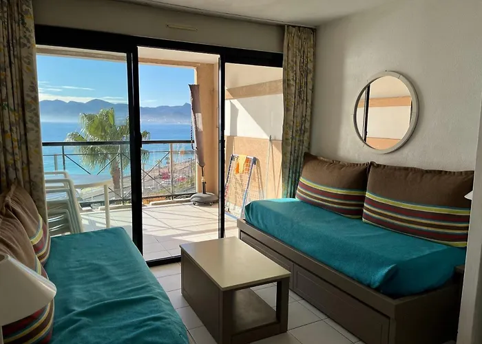 Apartment With Sea View, Aircondition And Parking *