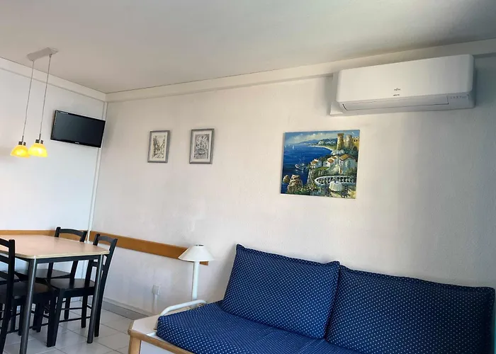 Apartment With Sea View, Aircondition And Parking