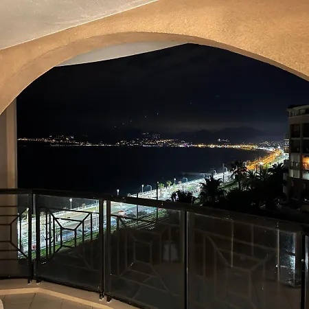 Apartmán With Sea View, Aircondition And Parking *